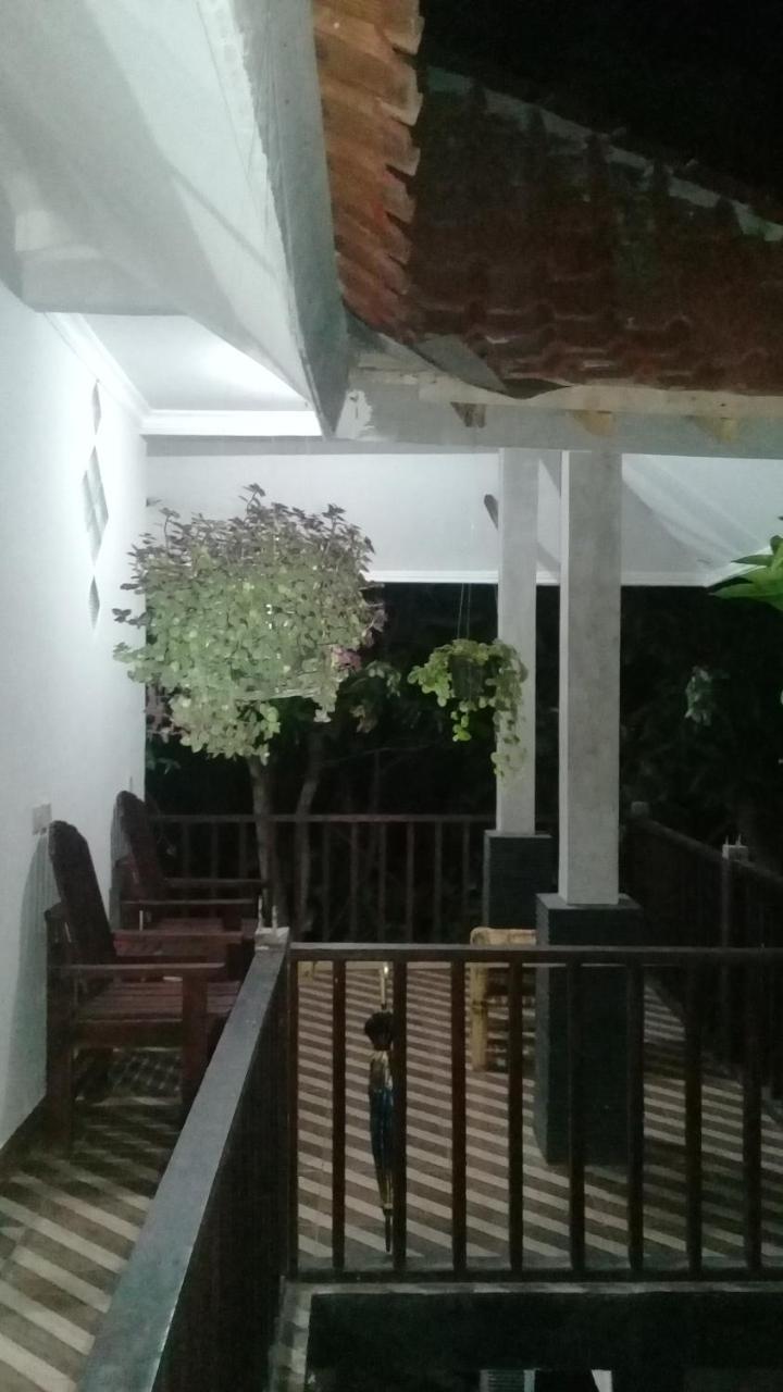 Kri Homestay Kuta  Exterior photo
